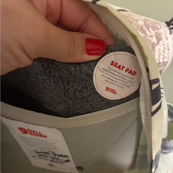 Fjällräven Kånken Multicolor Abstract Backpack - Picture 7 of 9